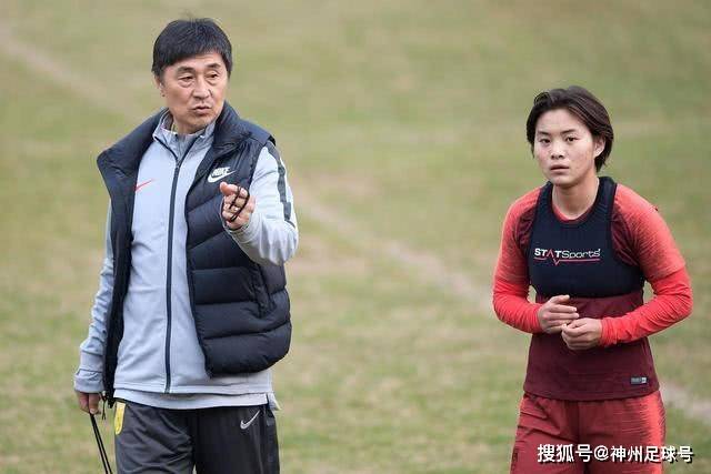 凯尔特人篮板优势明显 赛季前四战全胜